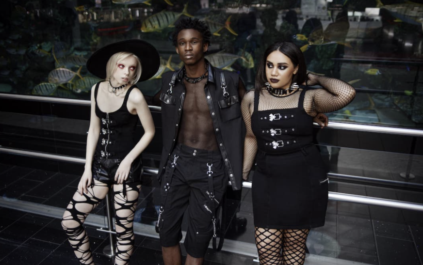 Exploring the Unique Gothic Fashion of Askasu