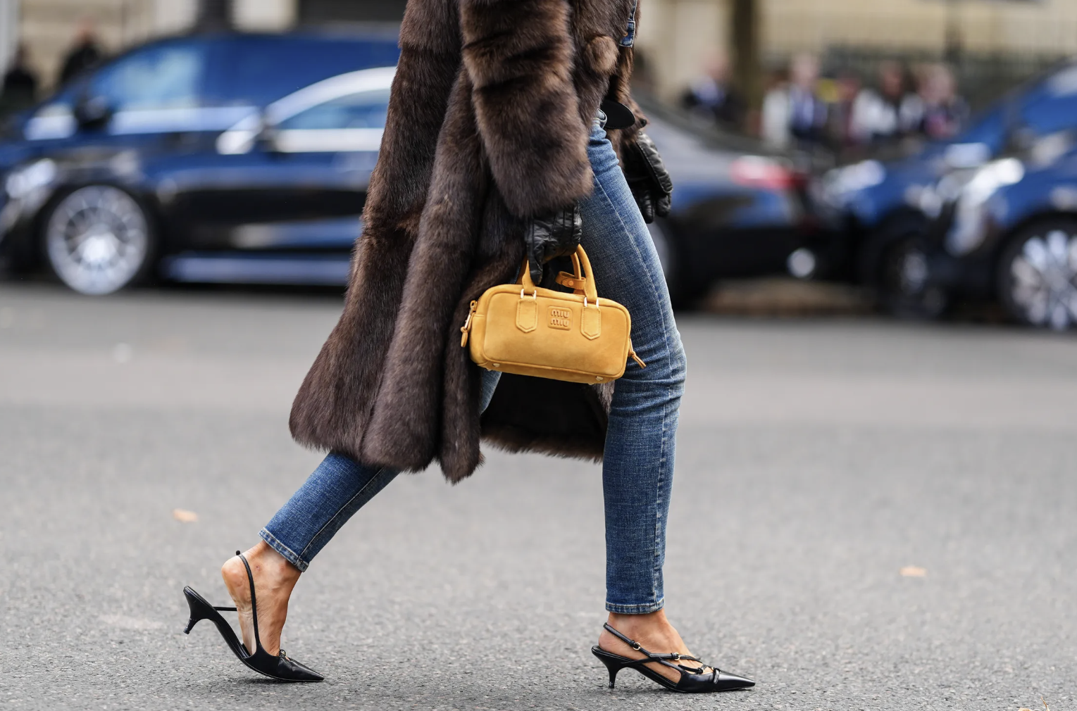 Low-Rise Skinny Jeans Are Back in Style – With a Modern Twist!